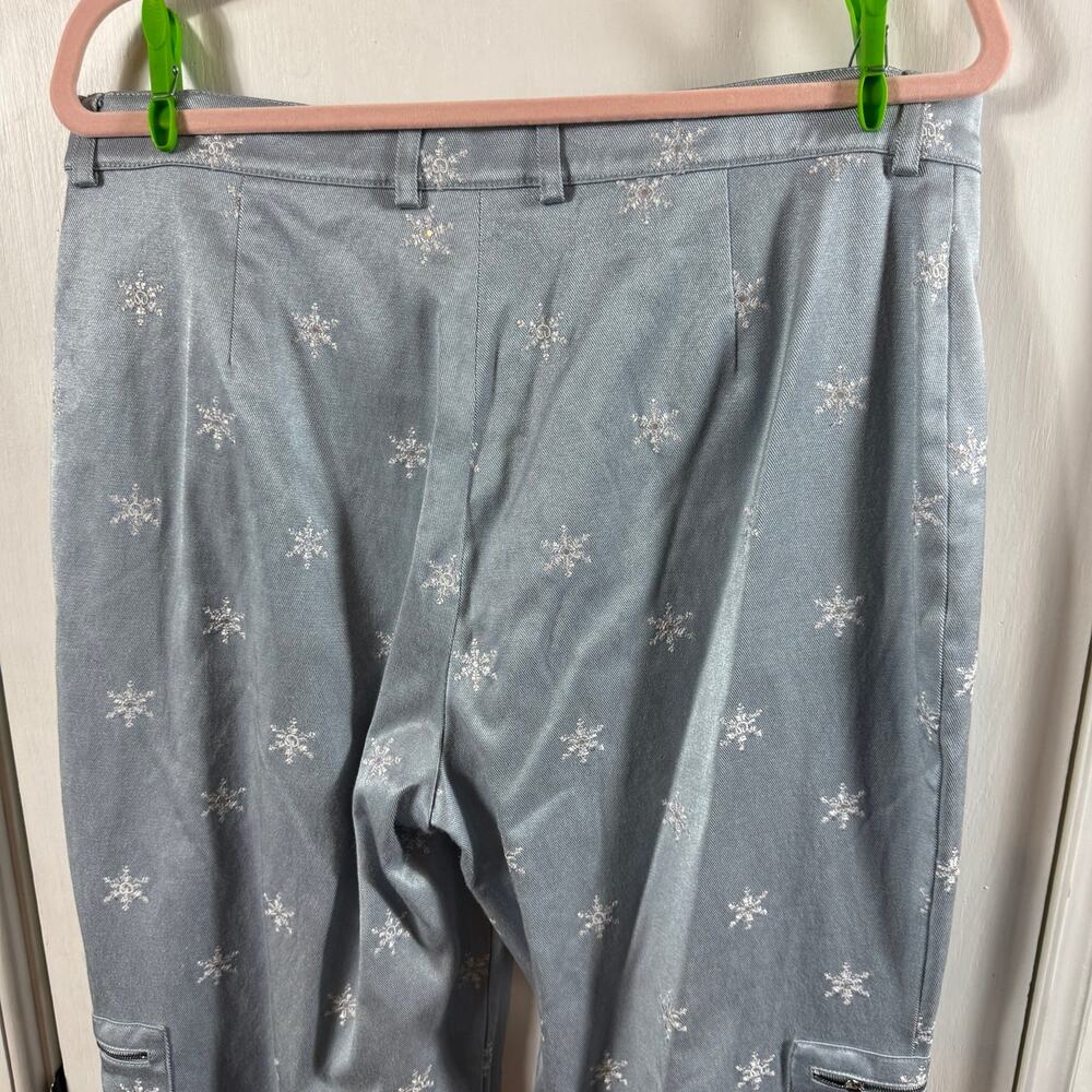 St. John Gray Snowflake Sequin Cargo Pants Sz 14 Zip Hem Holiday Business Casual - Picture 9 of 12